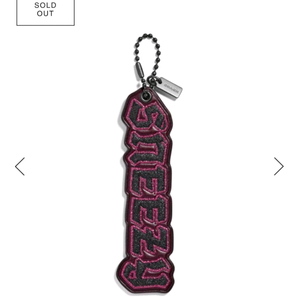 LAST ONE💜DISNEY X COACH SNEEZY (SNOW WHITE) LEATHER BAG CHARM